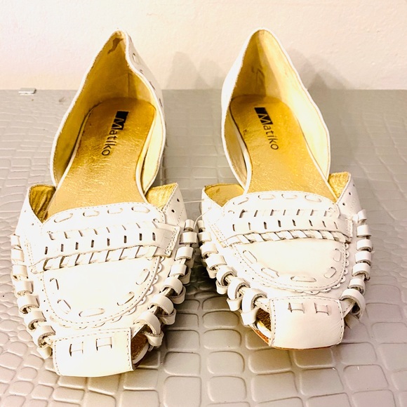 Matiko Shoes - NWT🌺Matiko gorgeous beautiful white vintage shoes